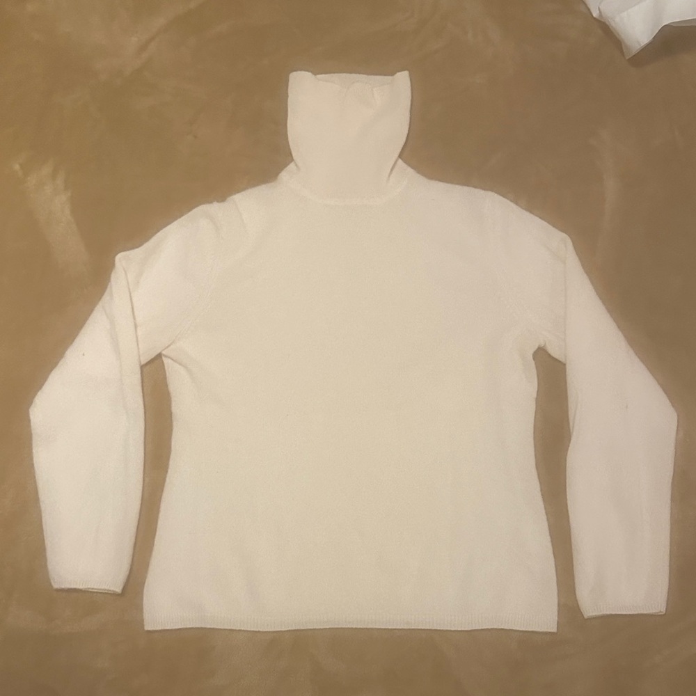 Elegant Madison Cashmere Turtleneck Sweater